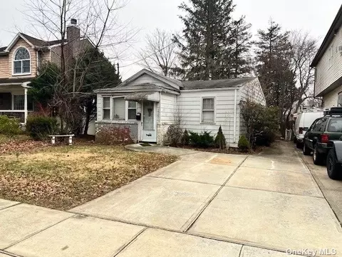 2760 Cypress Ave, East Meadow, NY 11554