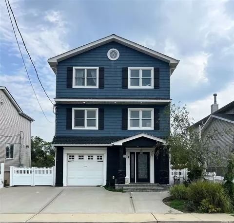 35 Redfield Rd, Island Park, NY 11558