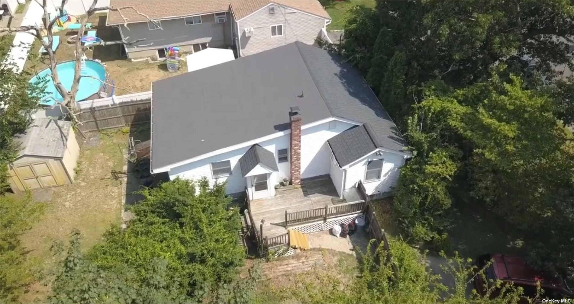 102 Blue Pt Rd  