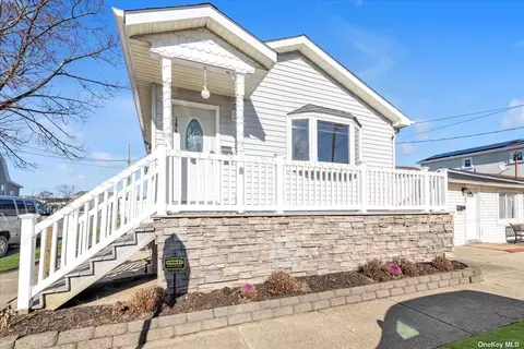 104 Williamson St, East Rockaway, NY 11518