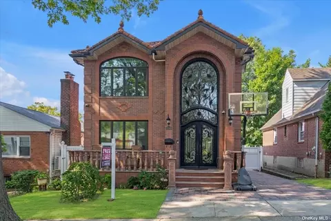 151-49 28th Ave, Flushing, NY 11354