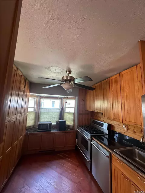 131 Shinnecock Ave, Mastic, NY 11950