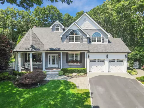 43 Locust Dr, Nesconset, NY 11767