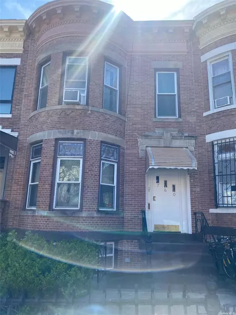760 54th St, Brooklyn, NY 11220