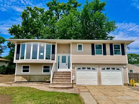 506 Grand Blvd, Brentwood, NY 11717