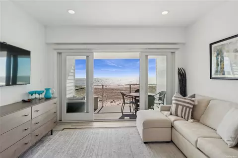 473 Dune Rd #5B, Westhampton Beach, NY 11978