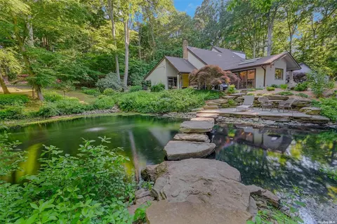 3 Cordwood Path, Head Of The Harbor, NY 11780