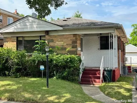 69-32 Cloverdale Blvd, Oakland Gardens, NY 11364