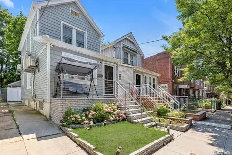 131-17 135th St, South Ozone Park, NY 11420