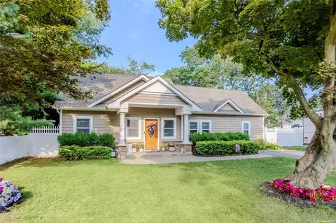2511 Pond Rd, Ronkonkoma, NY 11779