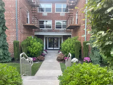111 S Centre Ave #1-PP, Rockville Centre, NY 11570