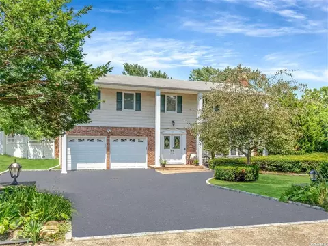11 Knoll Ln, Smithtown, NY 11787