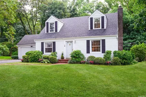 6 Crestwood Rd, Port Washington, NY 11050