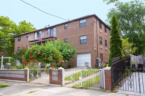 76-05 162nd St, Fresh Meadows, NY 11366