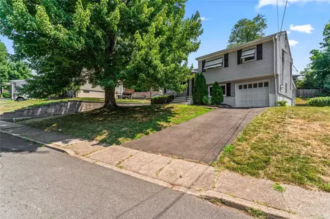 6 Valley View Ter, Suffern, NY 10901
