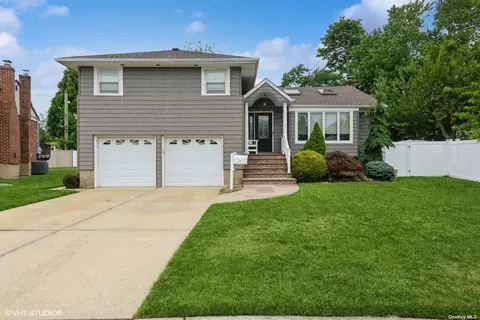 3189 Birch Dr, Wantagh, NY 11793