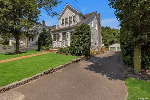 680 Main Rd, Aquebogue, NY 11931