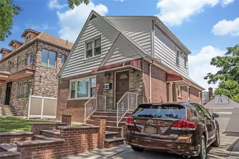 67-39 165th St, Fresh Meadows, NY 11365
