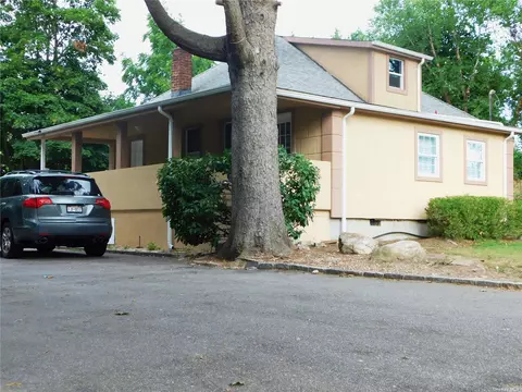 42 S 24th St, Wyandanch, NY 11798
