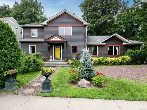 55 Mill Pond Rd, Port Washington, NY 11050