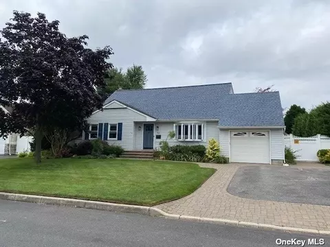 56 Washington Ave, Islip Terrace, NY 11752
