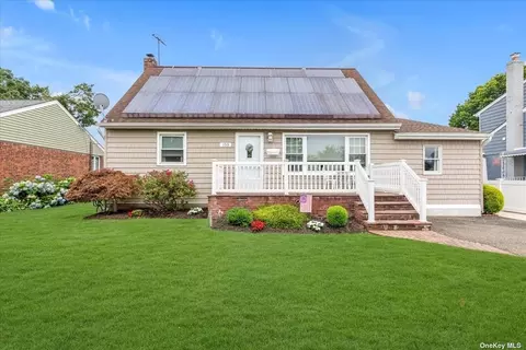 155 Carol Rd, East Meadow, NY 11554