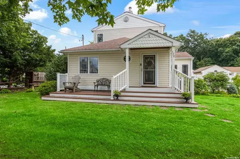 528 3rd St, East Northport, NY 11731