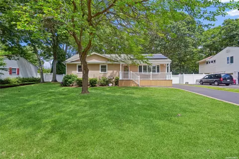 409 Thrift St, Ronkonkoma, NY 11779