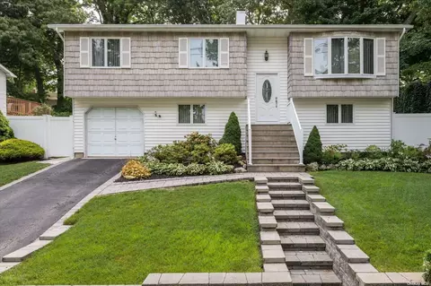 107 Belle Ave, Ronkonkoma, NY 11779