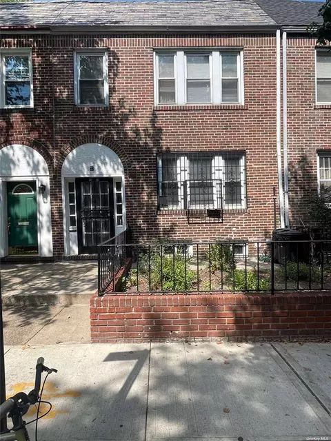 48-58 45th St, Sunnyside, NY 11104
