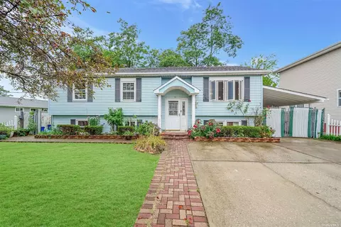 56 E Washington St E, East Farmingdale, NY 11735