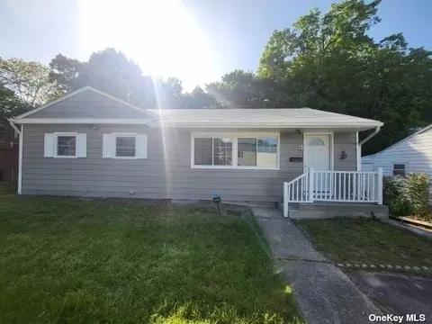 18 Woodside Pl, Highland, NY 12528