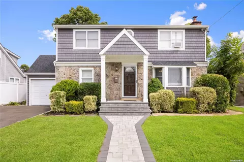 2549 5th Ave, East Meadow, NY 11554