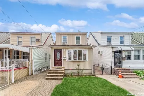 90-21 208th St, Queens Village, NY 11428