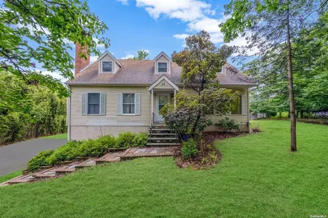 43 Misty Rd, Rocky Point, NY 11778