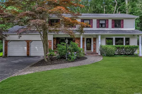 20 Burham Dr, Smithtown, NY 11787
