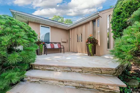325 Marshall St, Oceanside, NY 11572