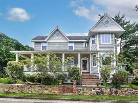 41 Park Pl, Sea Cliff, NY 11579
