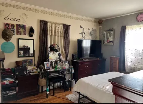 12116 198th St, Jamaica, NY 11413