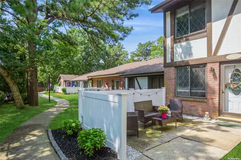 664 Blue Ridge Dr #664, Medford, NY 11763