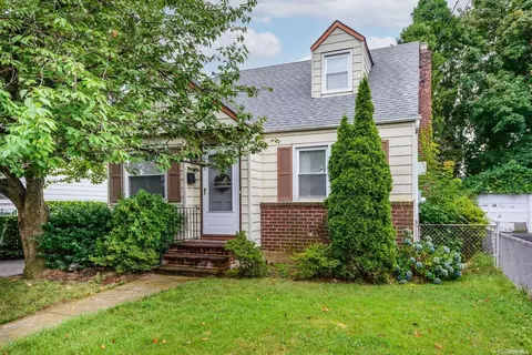 239 Ivy St, West Hempstead, NY 11552