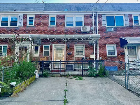 47-20 210th St, Bayside, NY 11361
