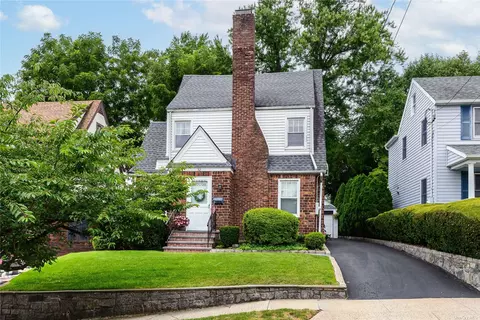 32 Hillview Ave, Port Washington, NY 11050