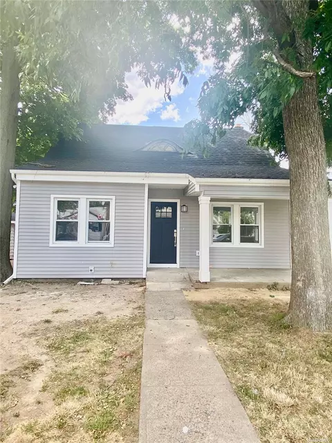65 James L L Burrell Ave, Hempstead, NY 11550