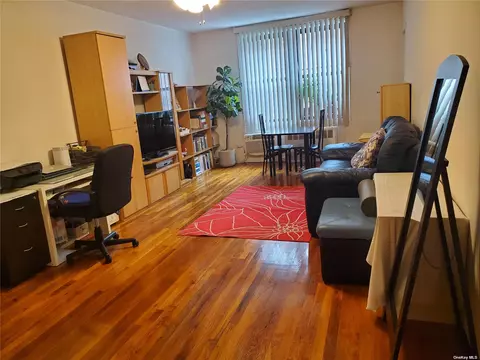 38-25 Parsons Blvd #3P, Flushing, NY 11354