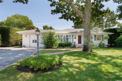 7 Bonita Rd, East Quogue, NY 11942