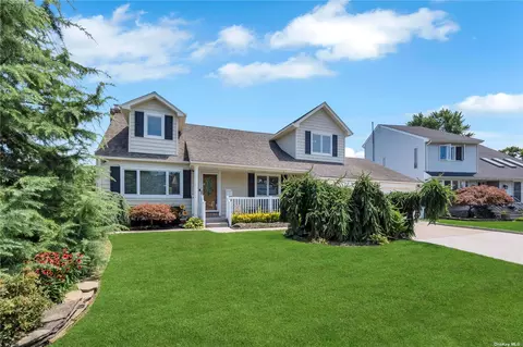 151 Deer Lake Dr, North Babylon, NY 11703