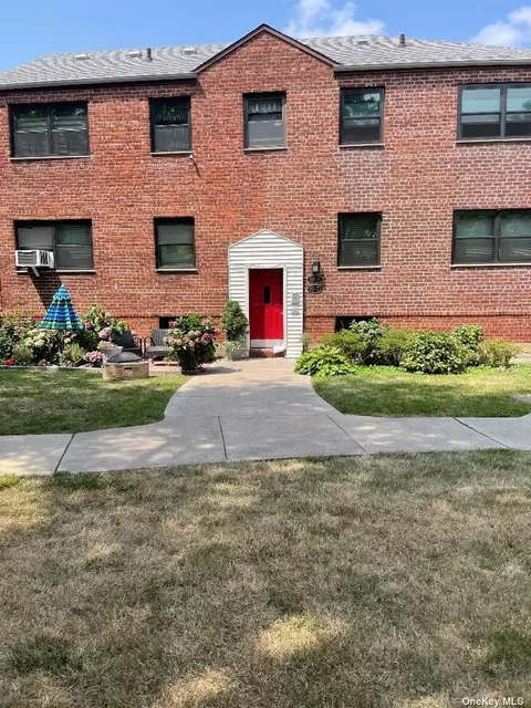 80-71 Shore Pkwy #252, Howard Beach, NY 11414