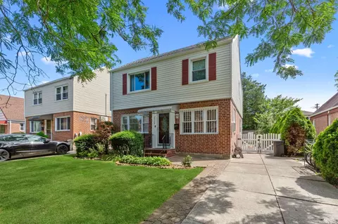 77-39 252nd St, Bellerose, NY 11426