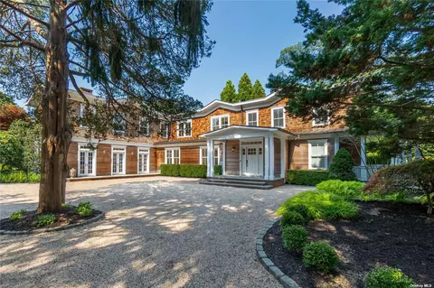 124 S Country Rd #A, Remsenburg, NY 11960